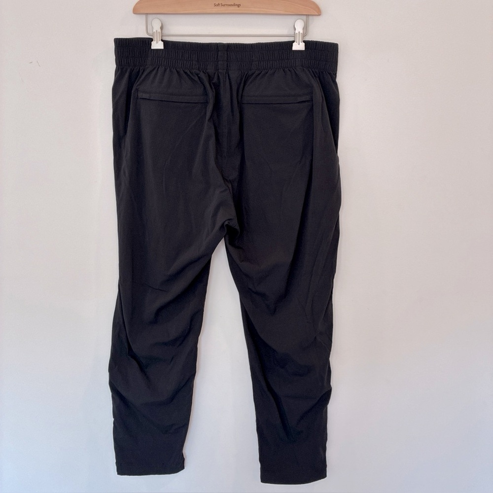 Athleta Mod Trekkie Crop Pant Women's 16 Black Mid Rise Stretch Waist Zip Ankle - Picture 3 of 10